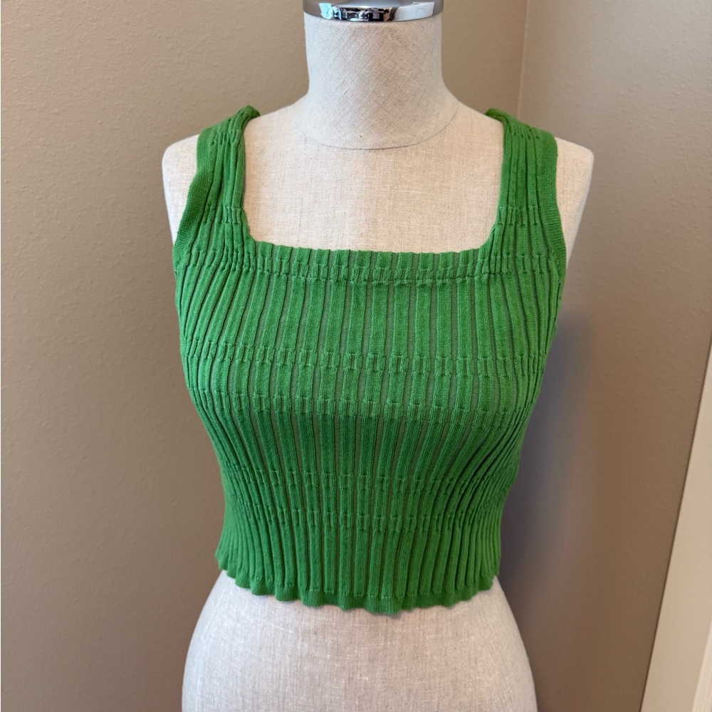 Chic Green Ribbed Tank Top - Picture 2 of 6